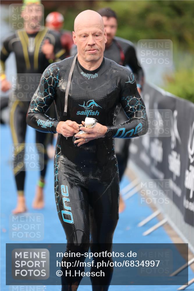 25.08.2024 - Elbe Triathlon Hamburg H.Heesch http://msf.ph/oto/6834997 25.08.2024 08:34:28 Schwimmen 35, 48, 52, 55, 58, 83, 84, 94, 97 meine-sportfotos.de