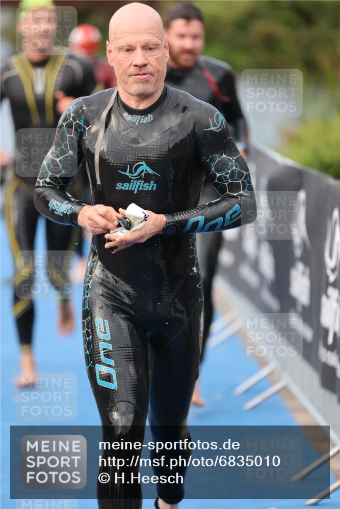 25.08.2024 - Elbe Triathlon Hamburg H.Heesch http://msf.ph/oto/6835010 25.08.2024 08:34:28 Schwimmen 35, 48, 52, 55, 58, 83, 84, 94, 97 meine-sportfotos.de