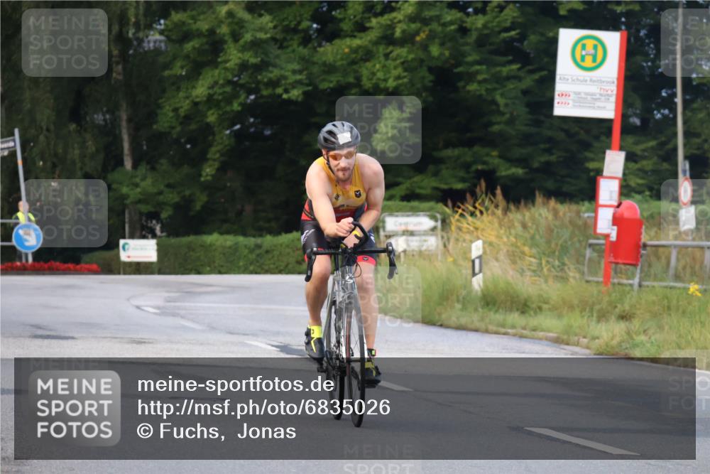 25.08.2024 - Elbe Triathlon Hamburg Fuchs,  Jonas http://msf.ph/oto/6835026 25.08.2024 08:41:23 Radfahren 91, 76, 99 meine-sportfotos.de
