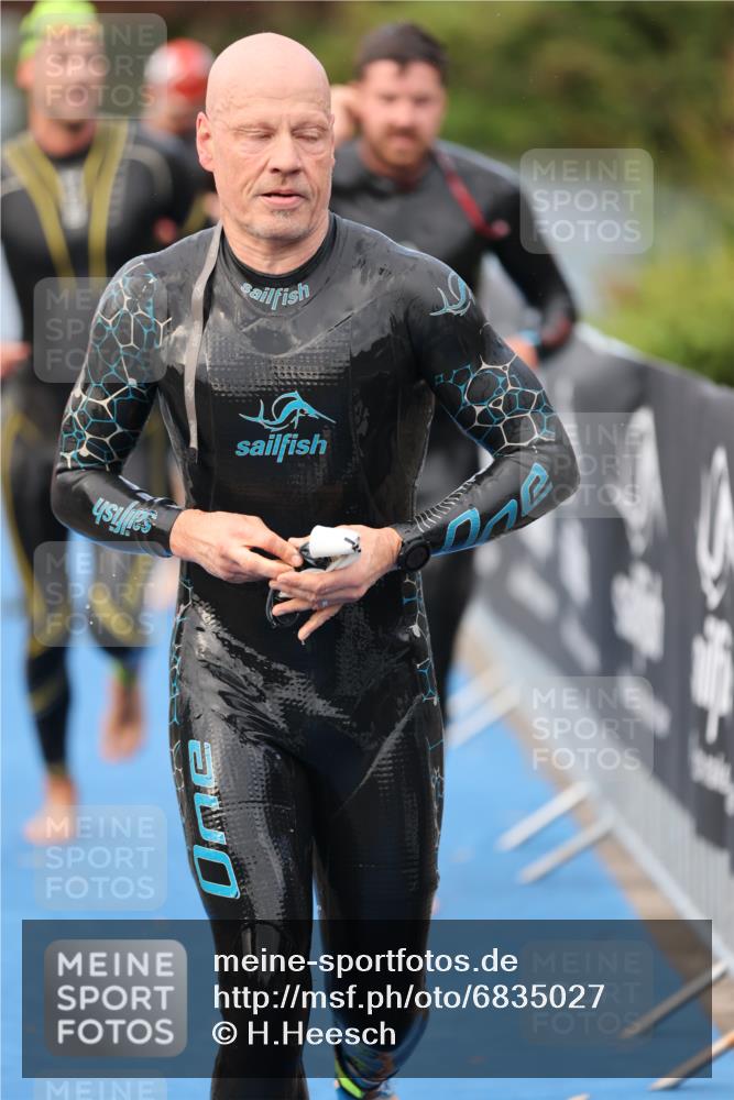 25.08.2024 - Elbe Triathlon Hamburg H.Heesch http://msf.ph/oto/6835027 25.08.2024 08:34:28 Schwimmen 35, 48, 52, 55, 58, 83, 84, 94, 97 meine-sportfotos.de