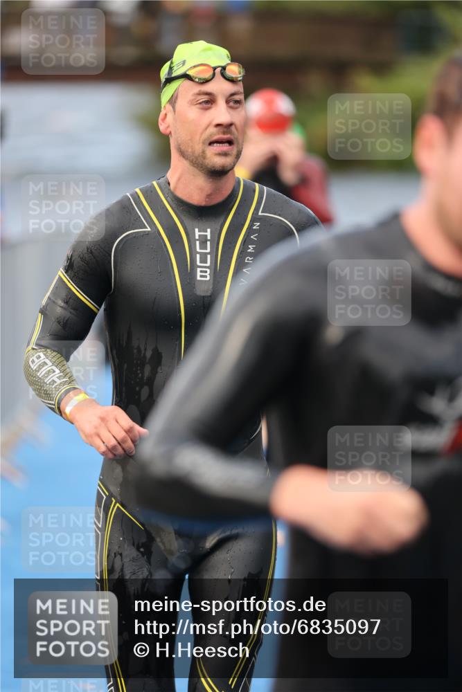 25.08.2024 - Elbe Triathlon Hamburg H.Heesch http://msf.ph/oto/6835097 25.08.2024 08:34:30 Schwimmen 35, 48, 52, 55, 58, 83, 84, 94, 97 meine-sportfotos.de