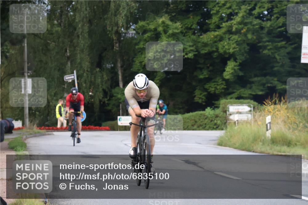 25.08.2024 - Elbe Triathlon Hamburg Fuchs,  Jonas http://msf.ph/oto/6835100 25.08.2024 08:41:29 Radfahren 76, 99, 77, 42 meine-sportfotos.de
