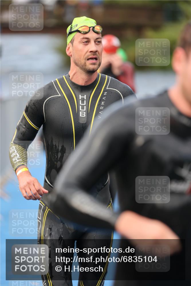 25.08.2024 - Elbe Triathlon Hamburg H.Heesch http://msf.ph/oto/6835104 25.08.2024 08:34:30 Schwimmen 35, 48, 52, 55, 58, 83, 84, 94, 97 meine-sportfotos.de