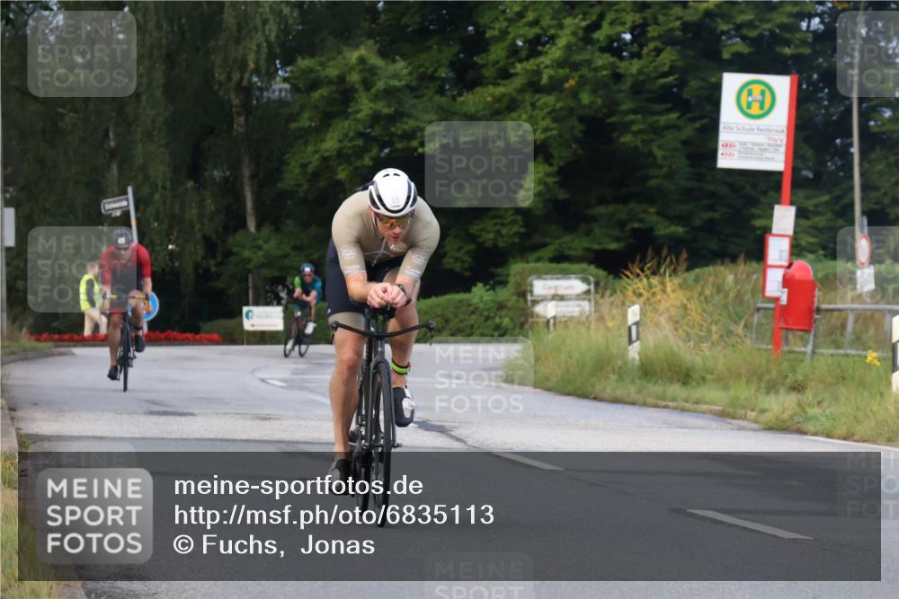 25.08.2024 - Elbe Triathlon Hamburg Fuchs,  Jonas http://msf.ph/oto/6835113 25.08.2024 08:41:29 Radfahren 76, 99, 77, 42 meine-sportfotos.de