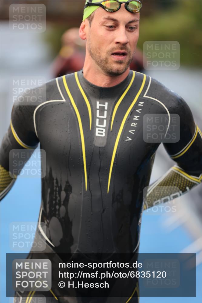 25.08.2024 - Elbe Triathlon Hamburg H.Heesch http://msf.ph/oto/6835120 25.08.2024 08:34:31 Schwimmen 35, 48, 52, 55, 58, 83, 84, 94, 97 meine-sportfotos.de