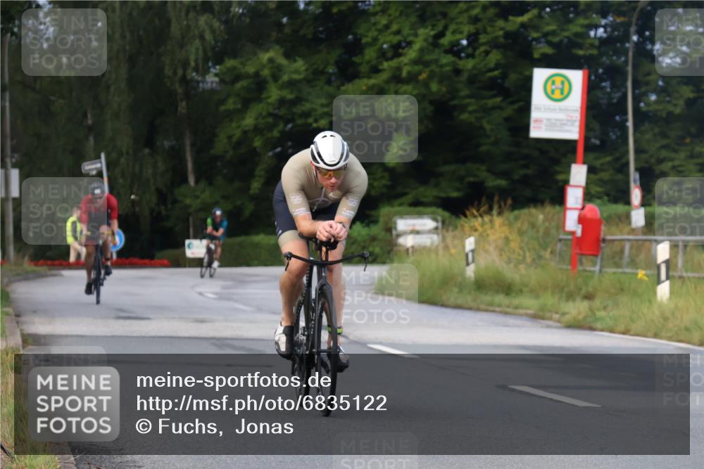25.08.2024 - Elbe Triathlon Hamburg Fuchs,  Jonas http://msf.ph/oto/6835122 25.08.2024 08:41:29 Radfahren 76, 99, 77, 42 meine-sportfotos.de