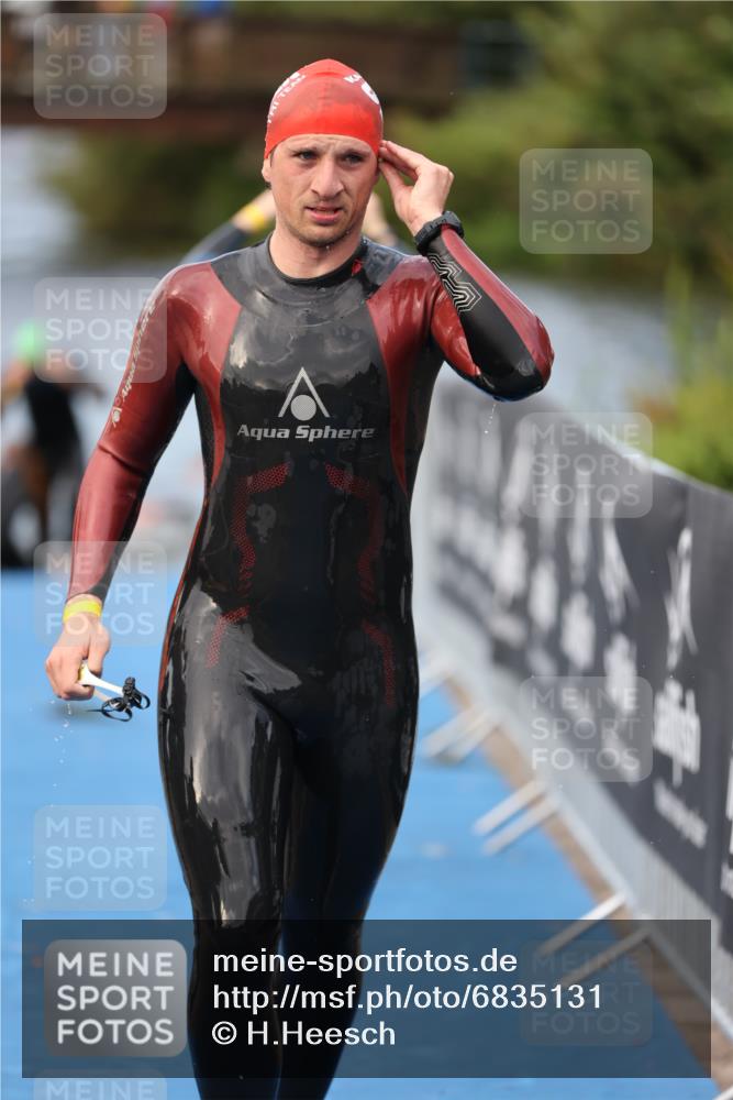 25.08.2024 - Elbe Triathlon Hamburg H.Heesch http://msf.ph/oto/6835131 25.08.2024 08:34:32 Schwimmen 35, 48, 55, 58, 83, 84, 94, 97 meine-sportfotos.de