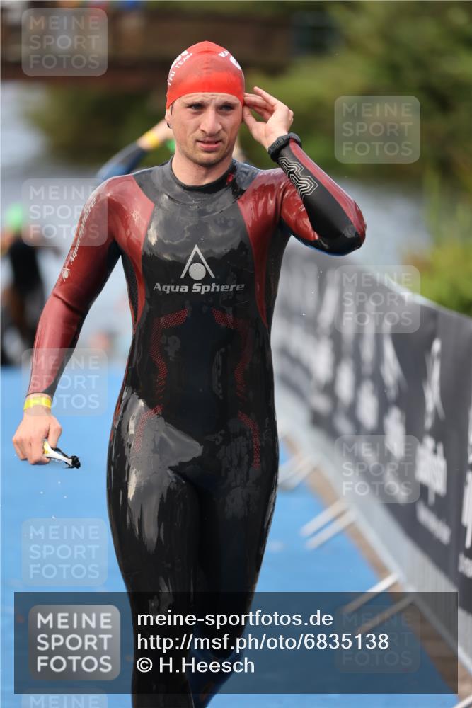 25.08.2024 - Elbe Triathlon Hamburg H.Heesch http://msf.ph/oto/6835138 25.08.2024 08:34:32 Schwimmen 35, 48, 55, 58, 83, 84, 94, 97 meine-sportfotos.de