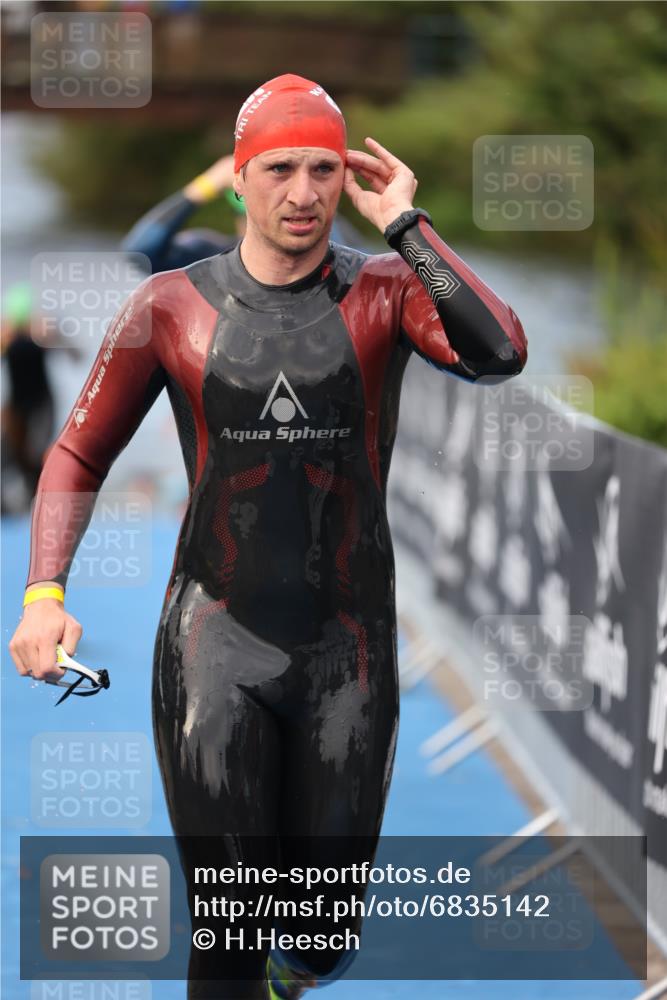 25.08.2024 - Elbe Triathlon Hamburg H.Heesch http://msf.ph/oto/6835142 25.08.2024 08:34:32 Schwimmen 35, 48, 55, 58, 83, 84, 94, 97 meine-sportfotos.de