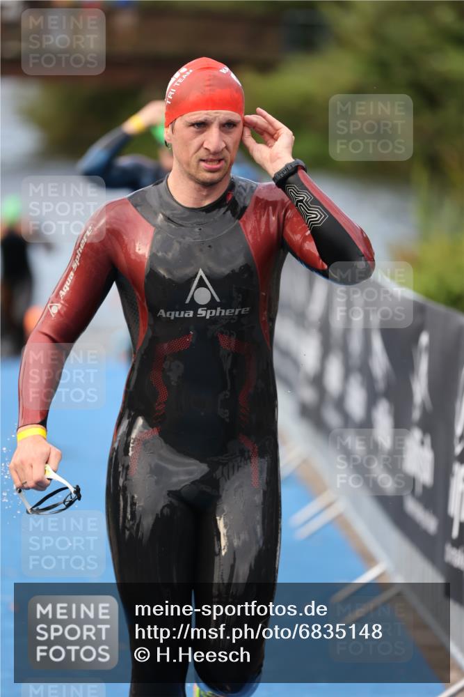 25.08.2024 - Elbe Triathlon Hamburg H.Heesch http://msf.ph/oto/6835148 25.08.2024 08:34:32 Schwimmen 35, 48, 55, 58, 83, 84, 94, 97 meine-sportfotos.de