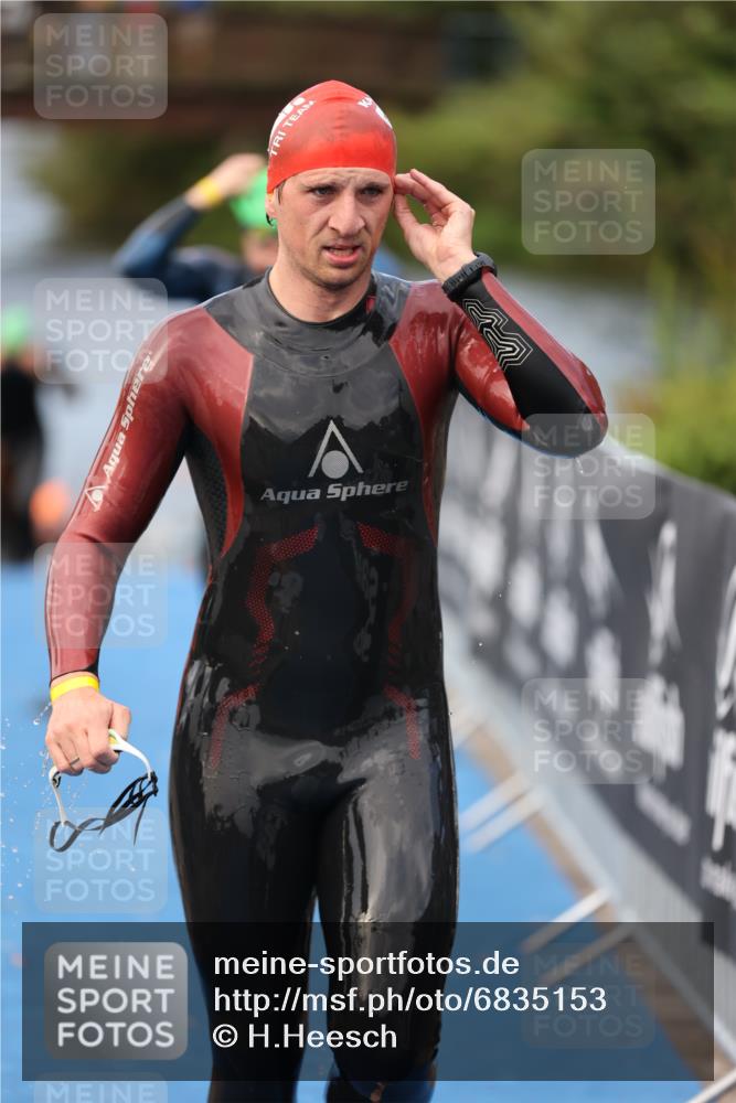 25.08.2024 - Elbe Triathlon Hamburg H.Heesch http://msf.ph/oto/6835153 25.08.2024 08:34:32 Schwimmen 35, 48, 55, 58, 83, 84, 94, 97 meine-sportfotos.de