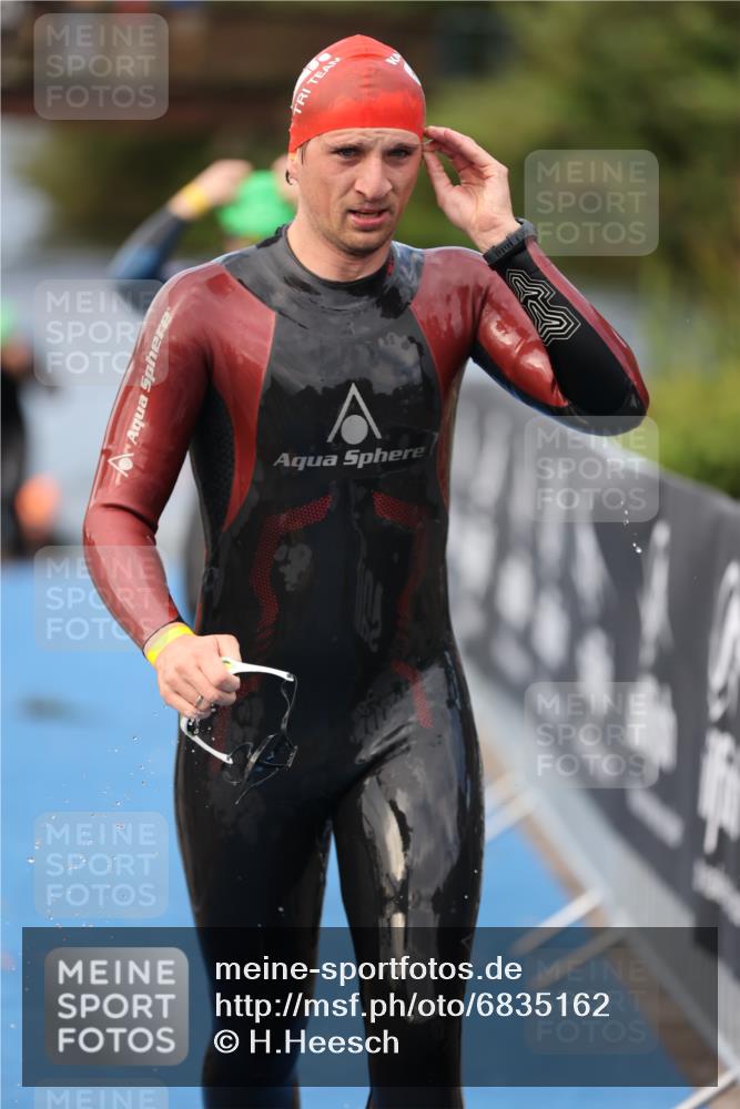 25.08.2024 - Elbe Triathlon Hamburg H.Heesch http://msf.ph/oto/6835162 25.08.2024 08:34:32 Schwimmen 35, 48, 55, 58, 83, 84, 94, 97 meine-sportfotos.de