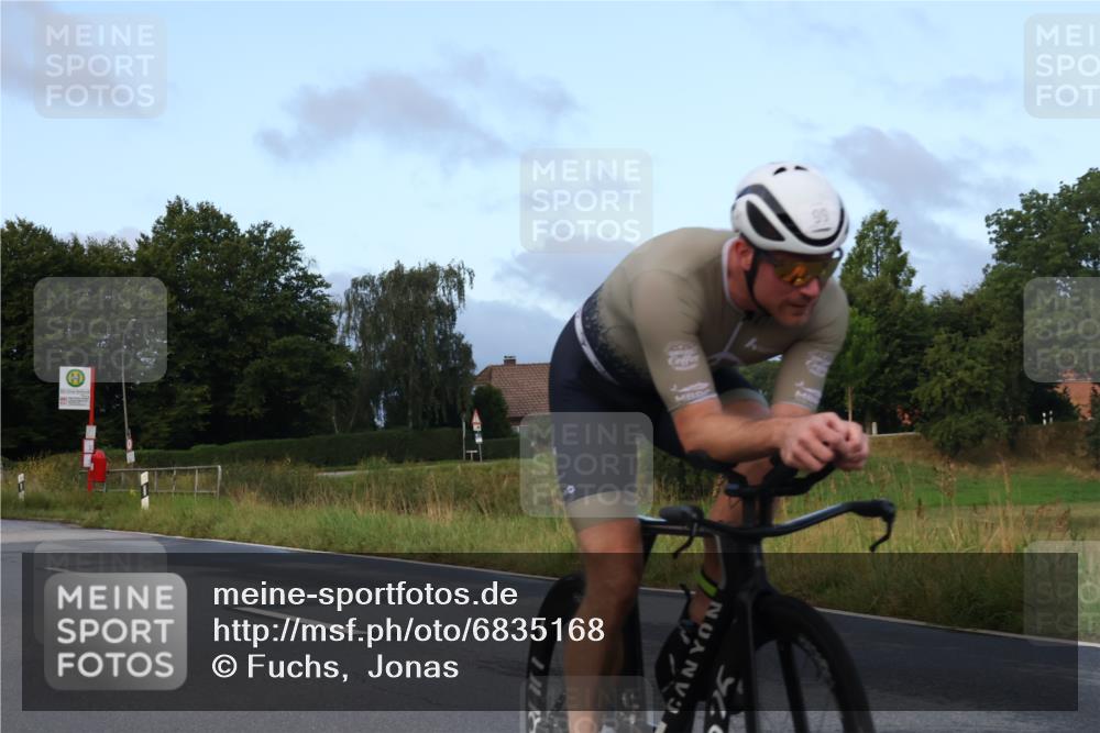 25.08.2024 - Elbe Triathlon Hamburg Fuchs,  Jonas http://msf.ph/oto/6835168 25.08.2024 08:41:31 Radfahren 99, 77, 42 meine-sportfotos.de