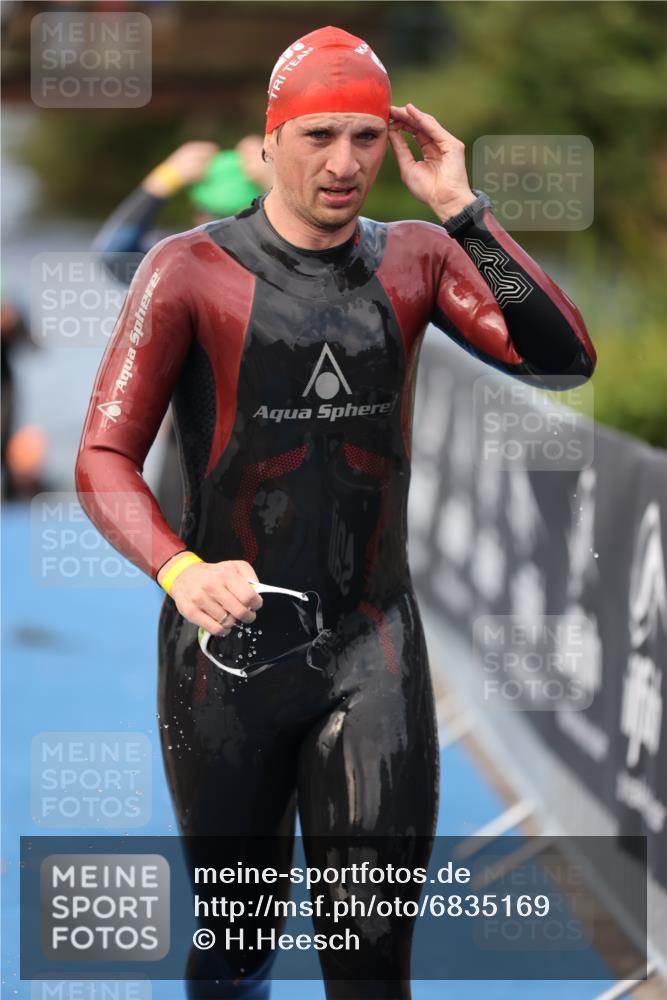 25.08.2024 - Elbe Triathlon Hamburg H.Heesch http://msf.ph/oto/6835169 25.08.2024 08:34:32 Schwimmen 35, 48, 55, 58, 83, 84, 94, 97 meine-sportfotos.de