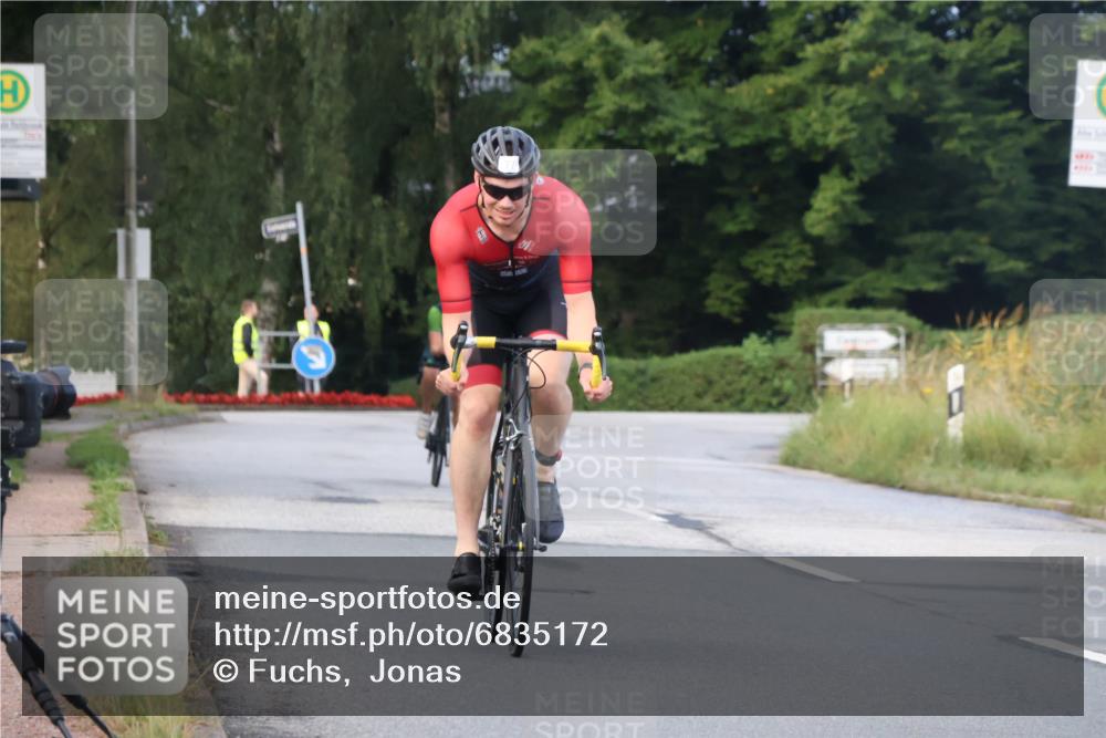 25.08.2024 - Elbe Triathlon Hamburg Fuchs,  Jonas http://msf.ph/oto/6835172 25.08.2024 08:41:32 Radfahren 99, 77, 42 meine-sportfotos.de