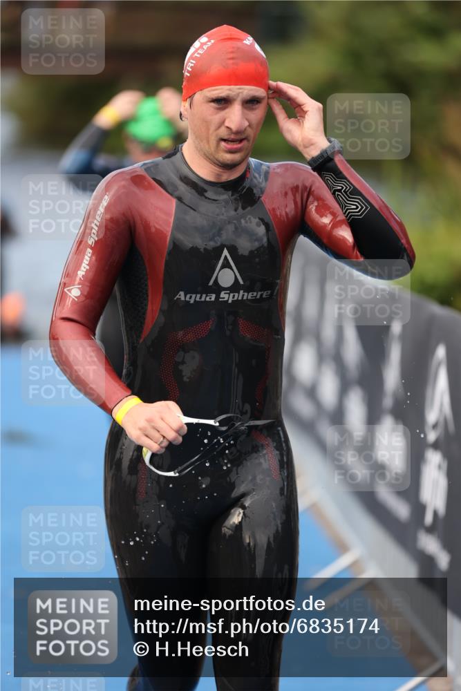 25.08.2024 - Elbe Triathlon Hamburg H.Heesch http://msf.ph/oto/6835174 25.08.2024 08:34:32 Schwimmen 35, 48, 55, 58, 83, 84, 94, 97 meine-sportfotos.de