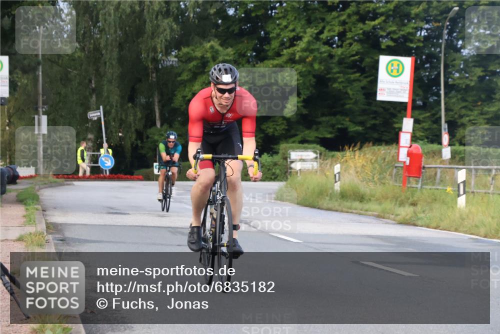 25.08.2024 - Elbe Triathlon Hamburg Fuchs,  Jonas http://msf.ph/oto/6835182 25.08.2024 08:41:33 Radfahren 99, 77, 42 meine-sportfotos.de