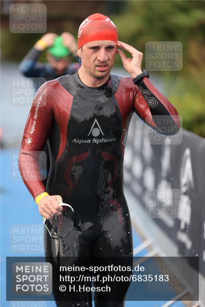 25.08.2024 - Elbe Triathlon Hamburg H.Heesch http://msf.ph/oto/6835183 25.08.2024 08:34:32 Schwimmen 35, 48, 55, 58, 83, 84, 94, 97 meine-sportfotos.de