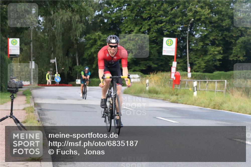 25.08.2024 - Elbe Triathlon Hamburg Fuchs,  Jonas http://msf.ph/oto/6835187 25.08.2024 08:41:33 Radfahren 99, 77, 42 meine-sportfotos.de