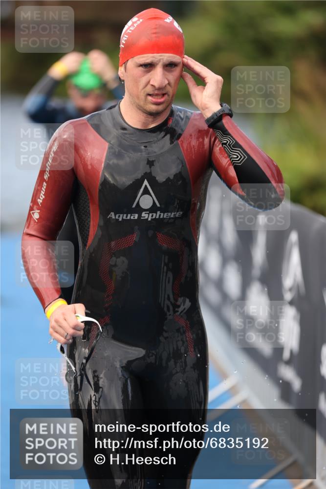 25.08.2024 - Elbe Triathlon Hamburg H.Heesch http://msf.ph/oto/6835192 25.08.2024 08:34:33 Schwimmen 35, 48, 55, 58, 83, 84, 94, 97 meine-sportfotos.de