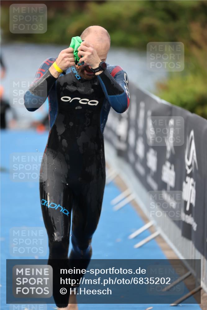 25.08.2024 - Elbe Triathlon Hamburg H.Heesch http://msf.ph/oto/6835202 25.08.2024 08:34:34 Schwimmen 35, 48, 55, 58, 83, 84, 94, 97 meine-sportfotos.de