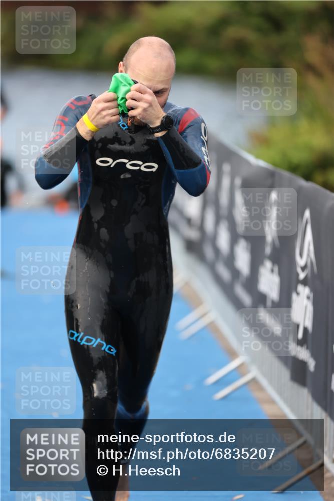 25.08.2024 - Elbe Triathlon Hamburg H.Heesch http://msf.ph/oto/6835207 25.08.2024 08:34:34 Schwimmen 35, 48, 55, 58, 83, 84, 94, 97 meine-sportfotos.de