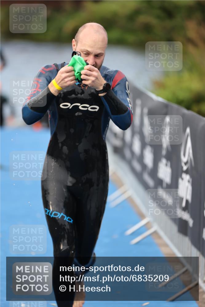 25.08.2024 - Elbe Triathlon Hamburg H.Heesch http://msf.ph/oto/6835209 25.08.2024 08:34:34 Schwimmen 35, 48, 55, 58, 83, 84, 94, 97 meine-sportfotos.de