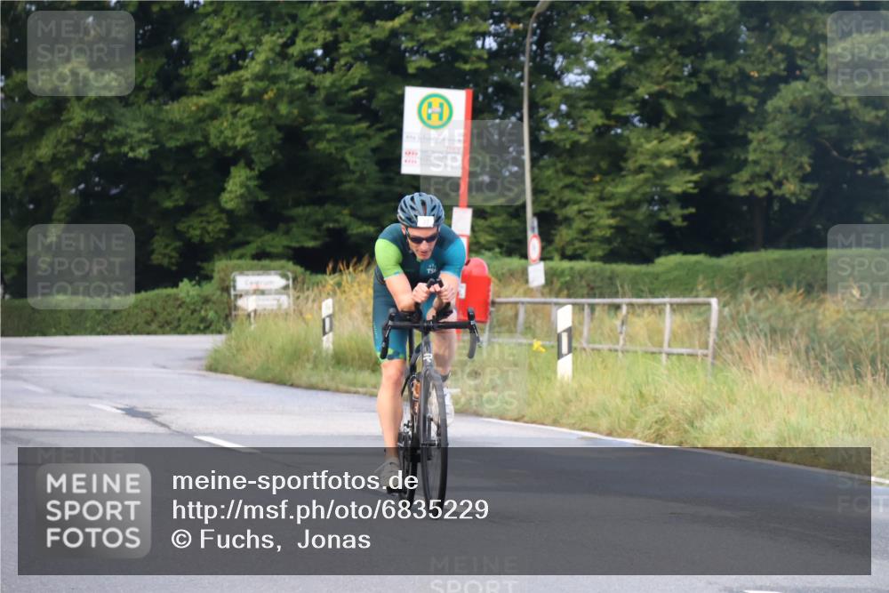 25.08.2024 - Elbe Triathlon Hamburg Fuchs,  Jonas http://msf.ph/oto/6835229 25.08.2024 08:41:35 Radfahren 99, 77, 42 meine-sportfotos.de