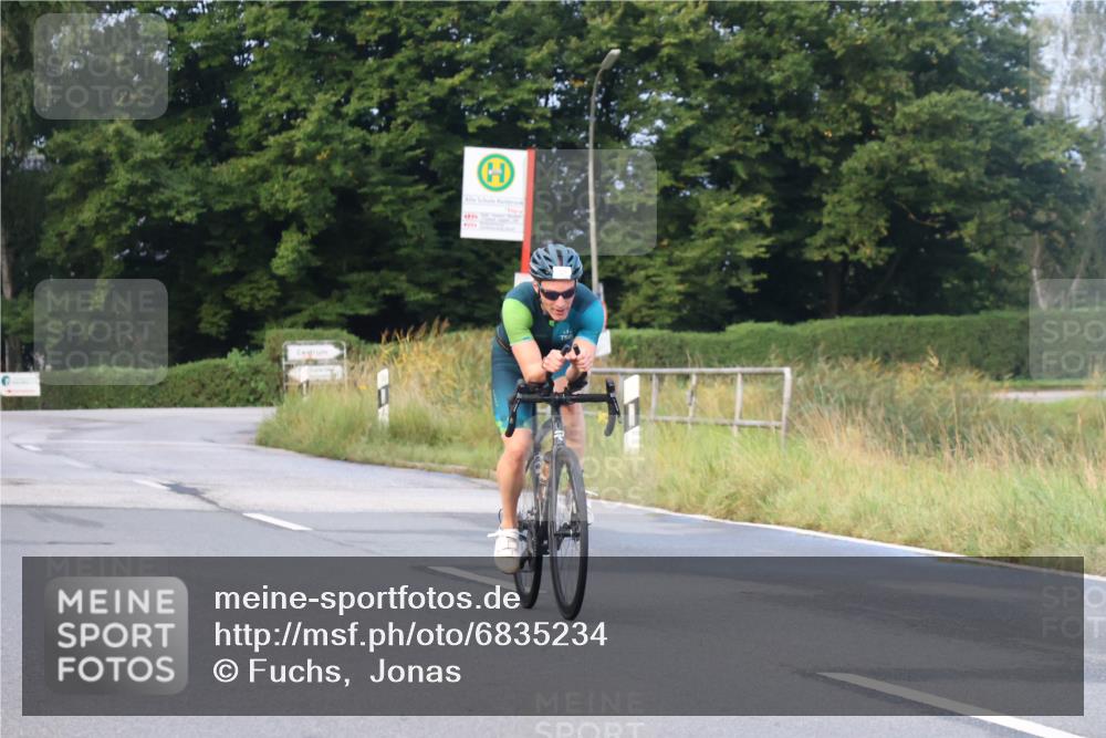 25.08.2024 - Elbe Triathlon Hamburg Fuchs,  Jonas http://msf.ph/oto/6835234 25.08.2024 08:41:35 Radfahren 99, 77, 42 meine-sportfotos.de