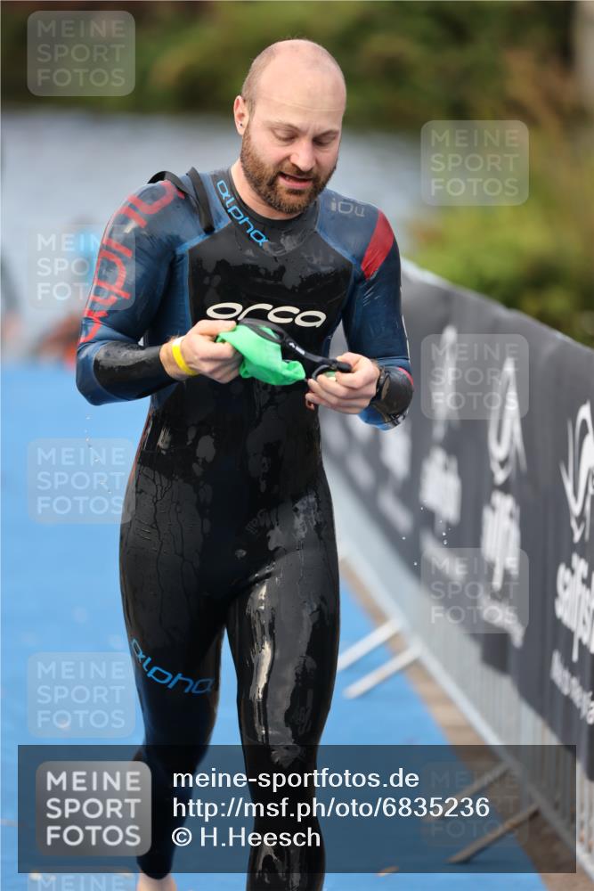 25.08.2024 - Elbe Triathlon Hamburg H.Heesch http://msf.ph/oto/6835236 25.08.2024 08:34:34 Schwimmen 35, 48, 55, 58, 83, 84, 94, 97 meine-sportfotos.de