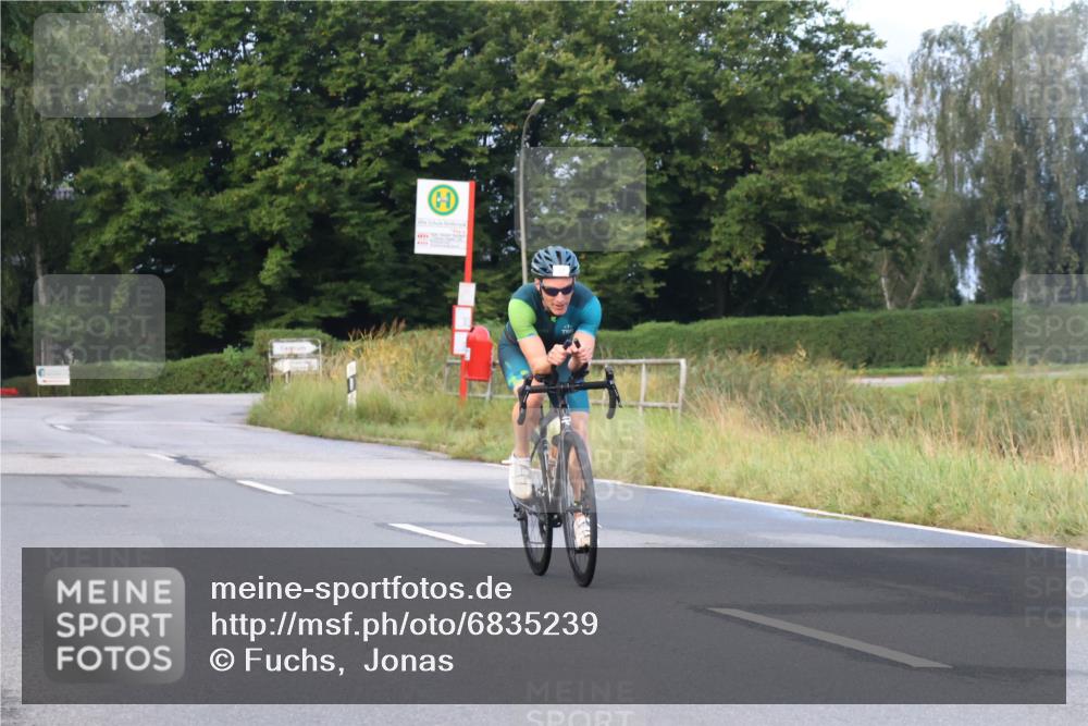 25.08.2024 - Elbe Triathlon Hamburg Fuchs,  Jonas http://msf.ph/oto/6835239 25.08.2024 08:41:35 Radfahren 99, 77, 42 meine-sportfotos.de