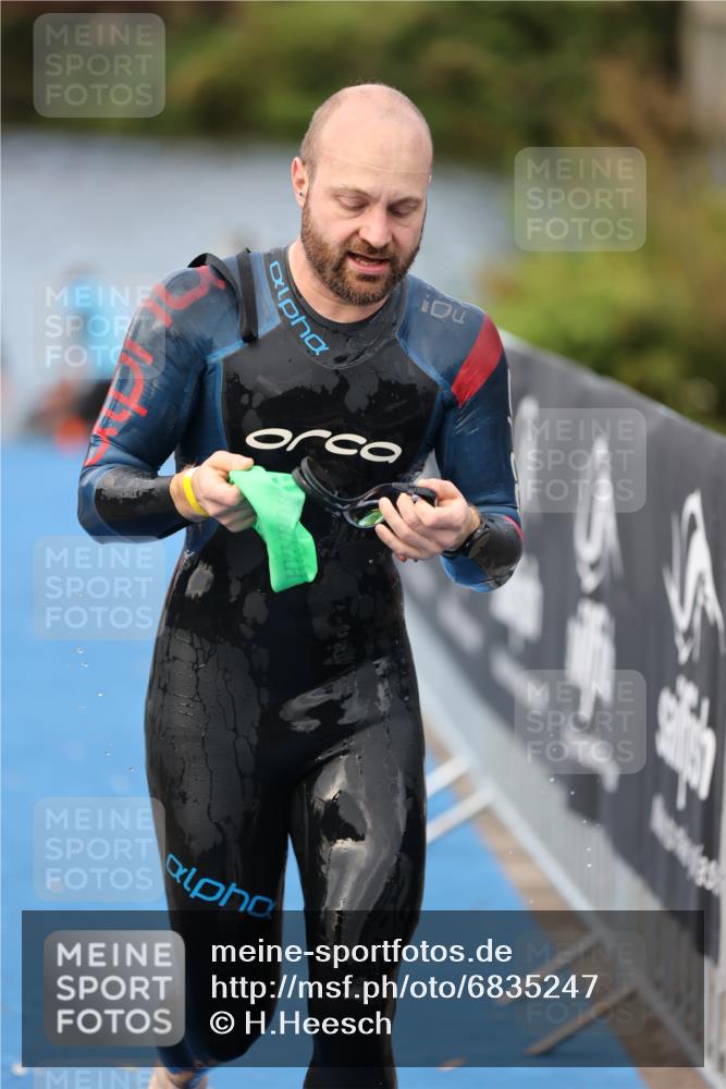 25.08.2024 - Elbe Triathlon Hamburg H.Heesch http://msf.ph/oto/6835247 25.08.2024 08:34:35 Schwimmen 35, 48, 55, 58, 83, 84, 94, 97 meine-sportfotos.de