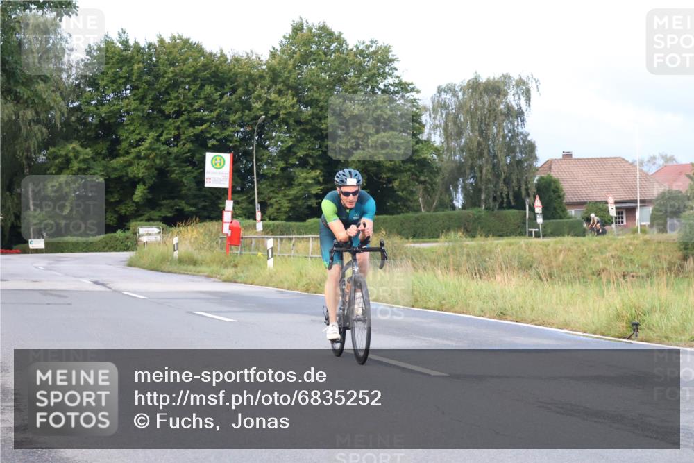 25.08.2024 - Elbe Triathlon Hamburg Fuchs,  Jonas http://msf.ph/oto/6835252 25.08.2024 08:41:35 Radfahren 99, 77, 42 meine-sportfotos.de
