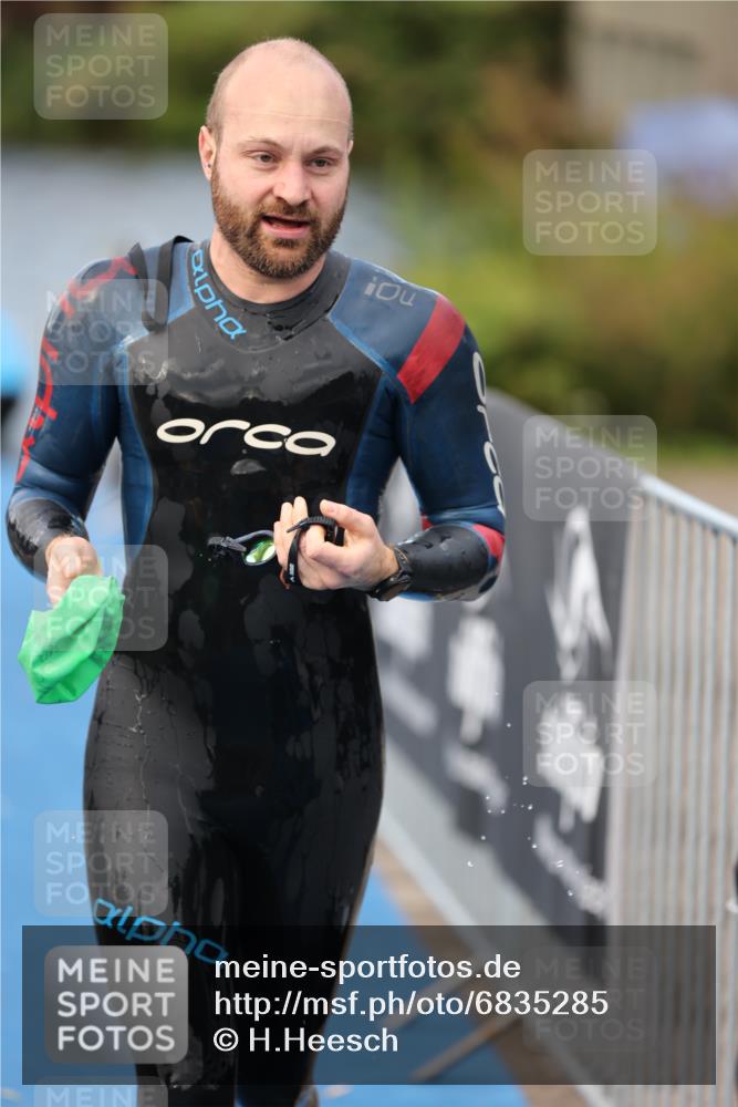 25.08.2024 - Elbe Triathlon Hamburg H.Heesch http://msf.ph/oto/6835285 25.08.2024 08:34:35 Schwimmen 35, 48, 55, 58, 83, 84, 94, 97 meine-sportfotos.de