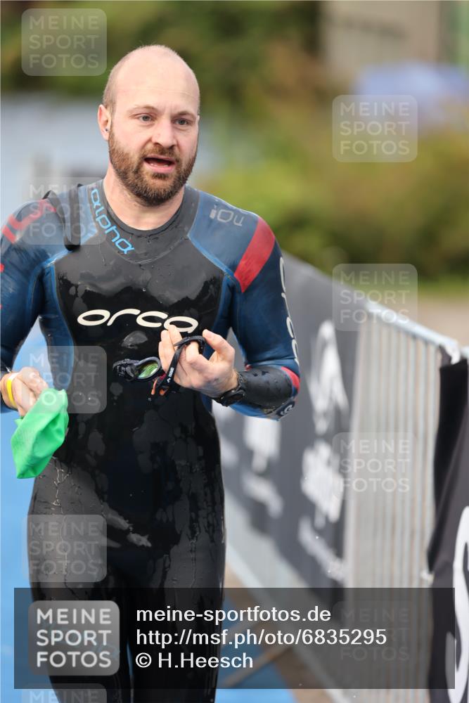 25.08.2024 - Elbe Triathlon Hamburg H.Heesch http://msf.ph/oto/6835295 25.08.2024 08:34:35 Schwimmen 35, 48, 55, 58, 83, 84, 94, 97 meine-sportfotos.de