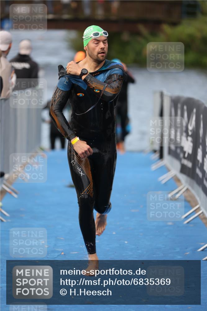 25.08.2024 - Elbe Triathlon Hamburg H.Heesch http://msf.ph/oto/6835369 25.08.2024 08:34:40 Schwimmen 48, 70, 83, 84, 93, 94, 97 meine-sportfotos.de