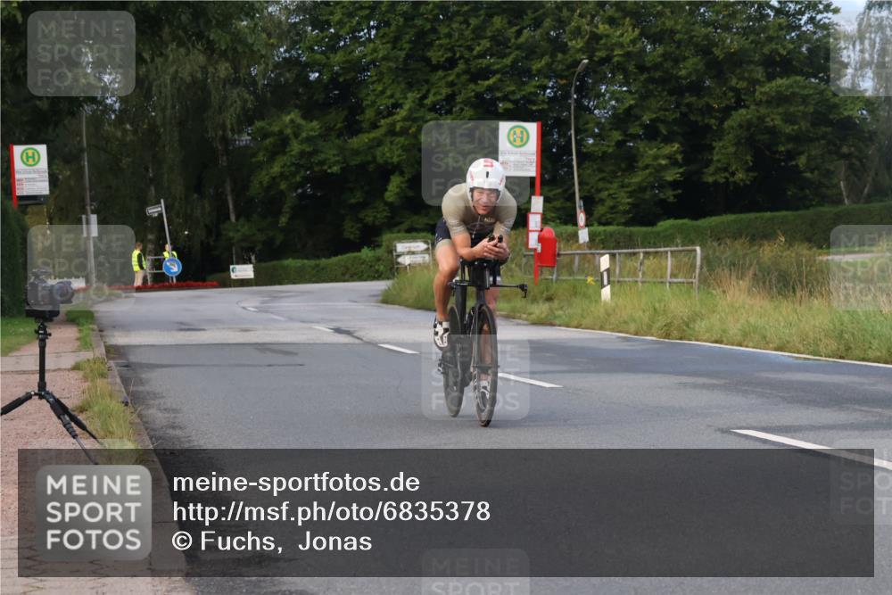 25.08.2024 - Elbe Triathlon Hamburg Fuchs,  Jonas http://msf.ph/oto/6835378 25.08.2024 08:41:47 Radfahren 105 meine-sportfotos.de