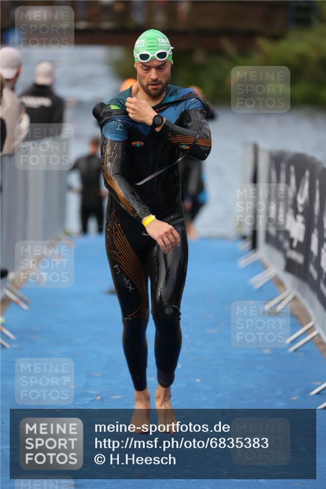 25.08.2024 - Elbe Triathlon Hamburg H.Heesch http://msf.ph/oto/6835383 25.08.2024 08:34:40 Schwimmen 48, 70, 83, 84, 93, 94, 97 meine-sportfotos.de
