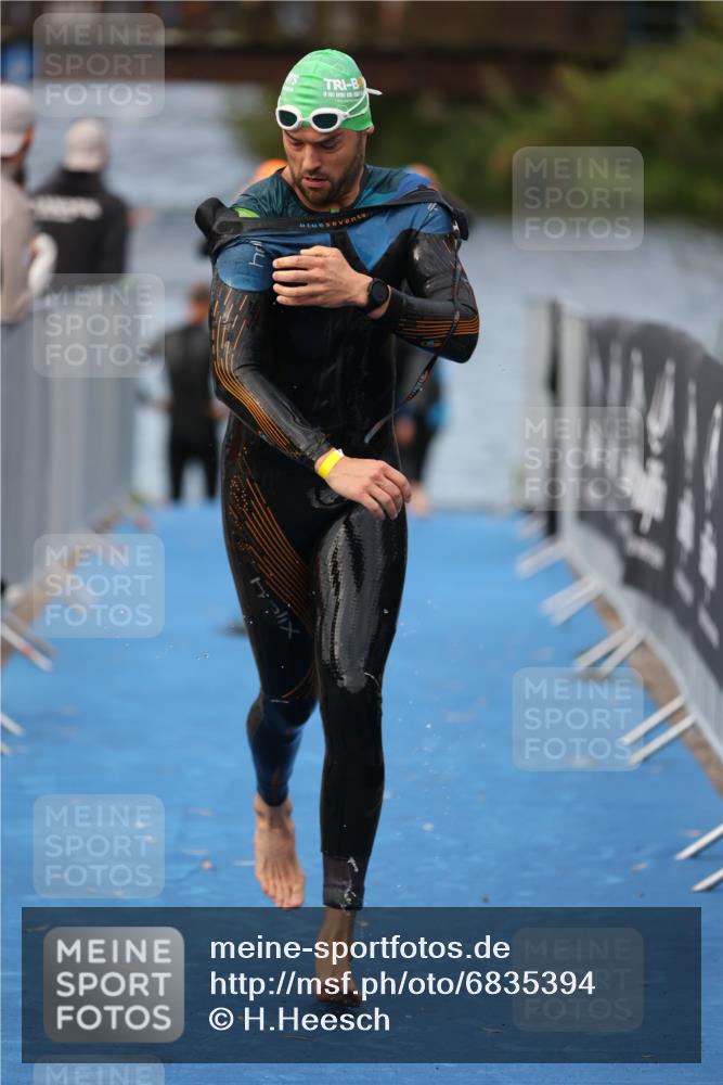 25.08.2024 - Elbe Triathlon Hamburg H.Heesch http://msf.ph/oto/6835394 25.08.2024 08:34:40 Schwimmen 48, 70, 83, 84, 93, 94, 97 meine-sportfotos.de