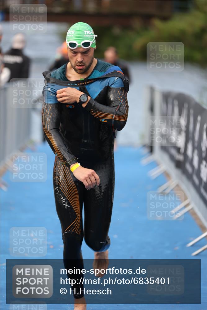 25.08.2024 - Elbe Triathlon Hamburg H.Heesch http://msf.ph/oto/6835401 25.08.2024 08:34:41 Schwimmen 48, 70, 83, 84, 93, 94, 97 meine-sportfotos.de