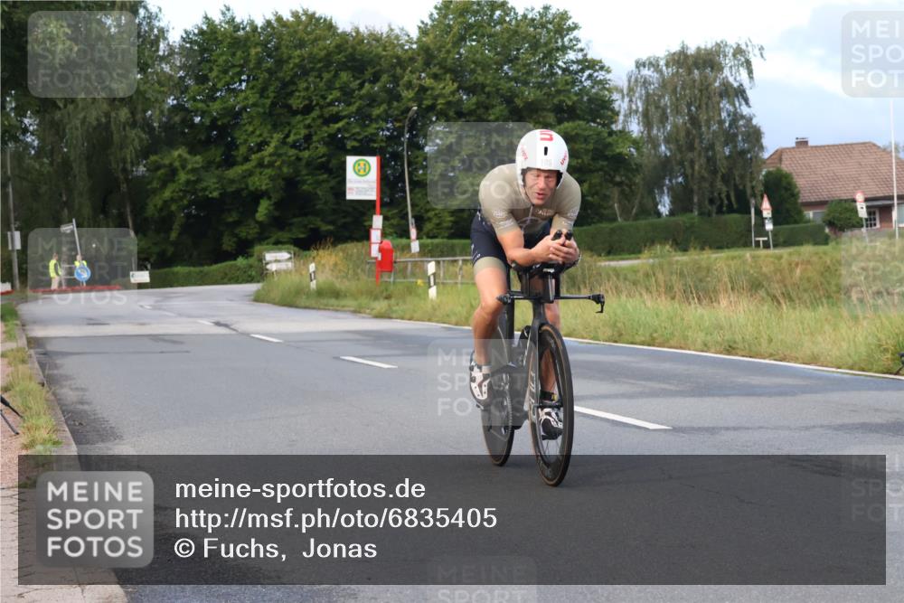 25.08.2024 - Elbe Triathlon Hamburg Fuchs,  Jonas http://msf.ph/oto/6835405 25.08.2024 08:41:47 Radfahren 105 meine-sportfotos.de