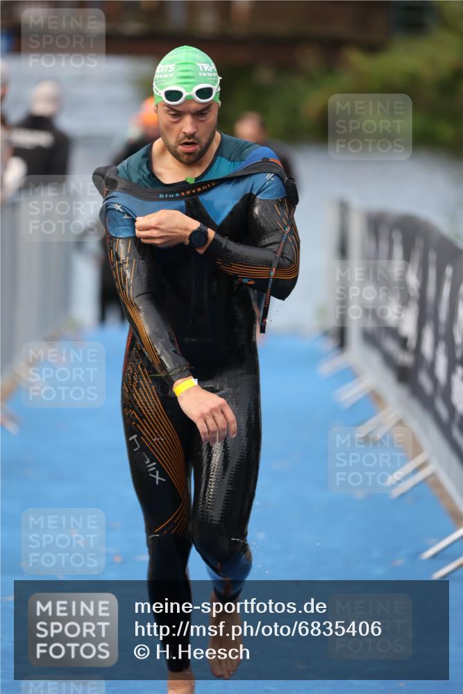 25.08.2024 - Elbe Triathlon Hamburg H.Heesch http://msf.ph/oto/6835406 25.08.2024 08:34:41 Schwimmen 48, 70, 83, 84, 93, 94, 97 meine-sportfotos.de