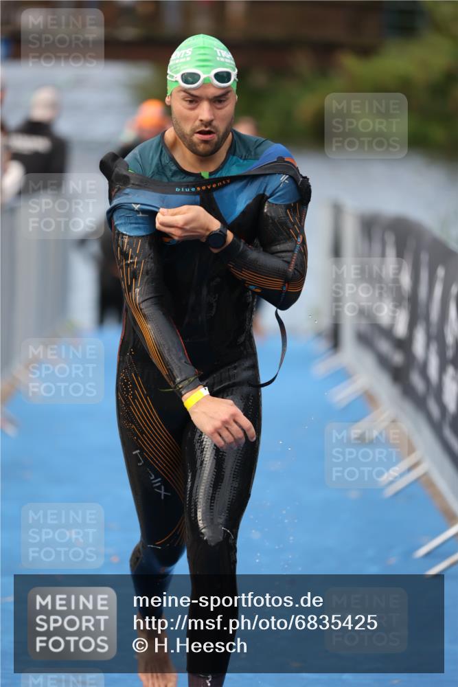 25.08.2024 - Elbe Triathlon Hamburg H.Heesch http://msf.ph/oto/6835425 25.08.2024 08:34:41 Schwimmen 48, 70, 83, 84, 93, 94, 97 meine-sportfotos.de