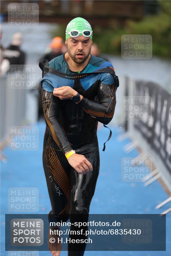 25.08.2024 - Elbe Triathlon Hamburg H.Heesch http://msf.ph/oto/6835430 25.08.2024 08:34:41 Schwimmen 48, 70, 83, 84, 93, 94, 97 meine-sportfotos.de