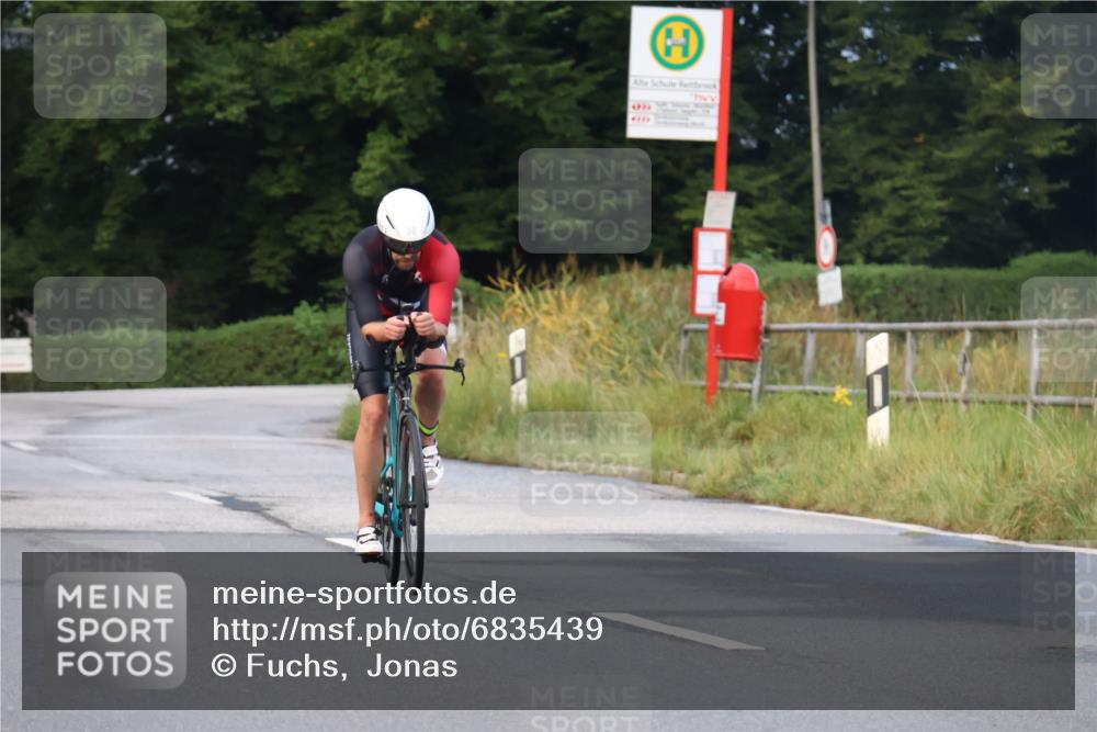 25.08.2024 - Elbe Triathlon Hamburg Fuchs,  Jonas http://msf.ph/oto/6835439 25.08.2024 08:42:22 Radfahren 60 meine-sportfotos.de