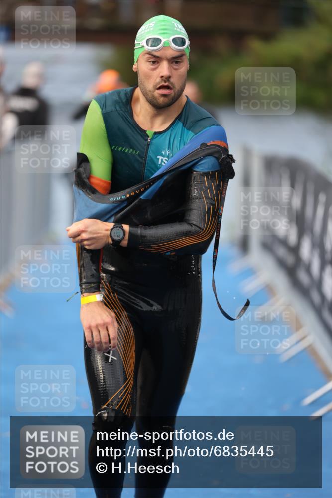 25.08.2024 - Elbe Triathlon Hamburg H.Heesch http://msf.ph/oto/6835445 25.08.2024 08:34:41 Schwimmen 48, 70, 83, 84, 93, 94, 97 meine-sportfotos.de