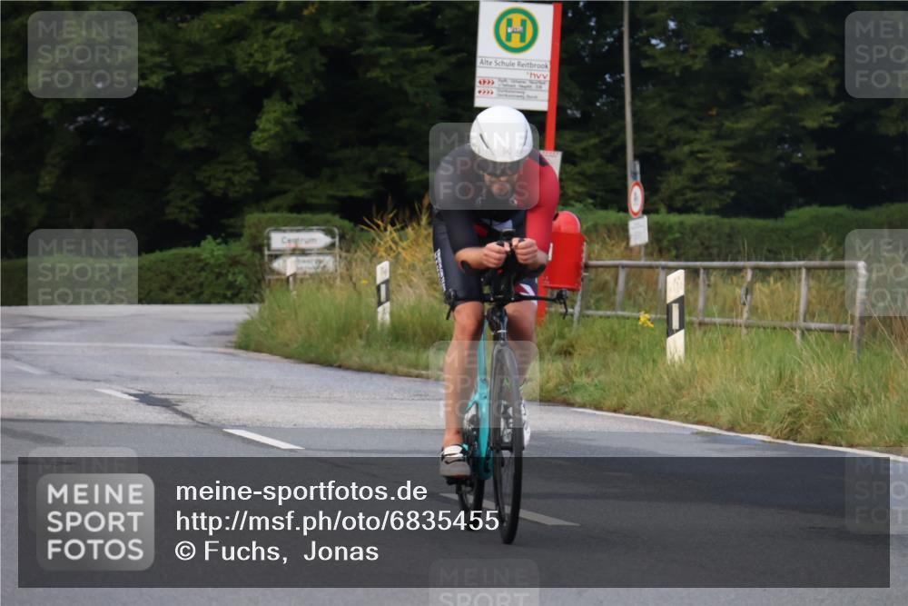 25.08.2024 - Elbe Triathlon Hamburg Fuchs,  Jonas http://msf.ph/oto/6835455 25.08.2024 08:42:22 Radfahren 60 meine-sportfotos.de