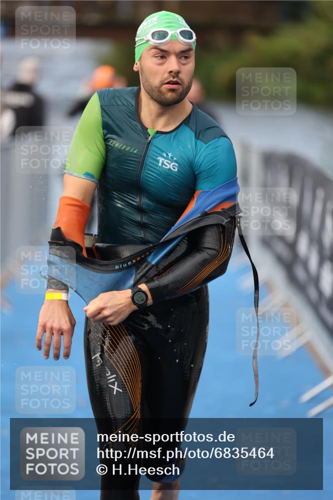 25.08.2024 - Elbe Triathlon Hamburg H.Heesch http://msf.ph/oto/6835464 25.08.2024 08:34:41 Schwimmen 48, 70, 83, 84, 93, 94, 97 meine-sportfotos.de
