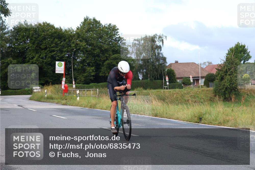 25.08.2024 - Elbe Triathlon Hamburg Fuchs,  Jonas http://msf.ph/oto/6835473 25.08.2024 08:42:23 Radfahren 60 meine-sportfotos.de