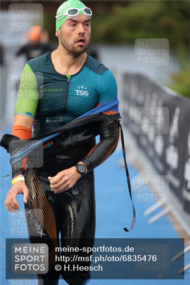 25.08.2024 - Elbe Triathlon Hamburg H.Heesch http://msf.ph/oto/6835476 25.08.2024 08:34:41 Schwimmen 48, 70, 83, 84, 93, 94, 97 meine-sportfotos.de